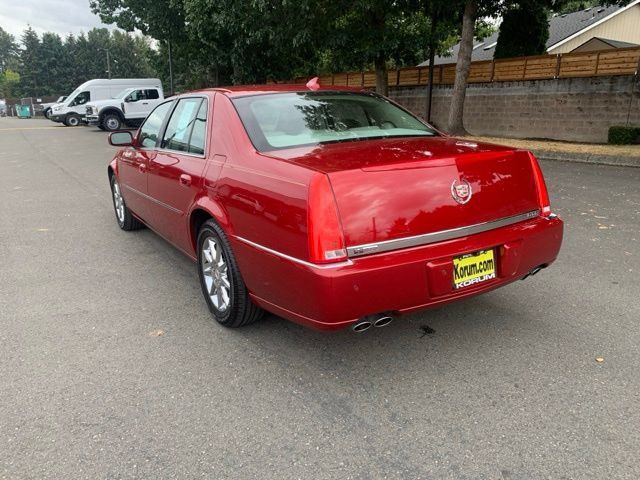 Used 2010 Cadillac DTS Luxury FWD image 3