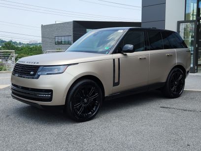 New 2025 Land Rover Range Rover SE