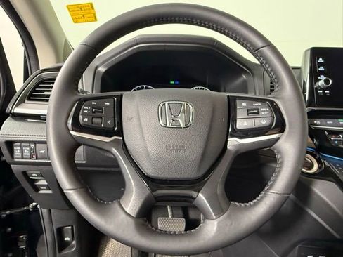 Used 2025 Honda Odyssey Touring image 17