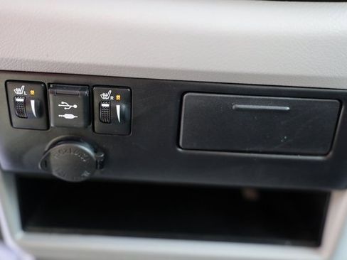 Used 2020 Toyota Sienna XLE image 30