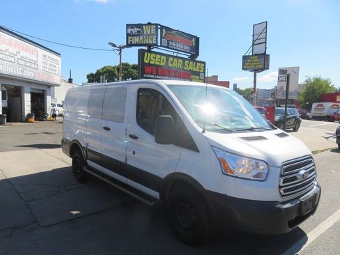 Used 2016 Ford Transit 250 130 Low Roof w/ Exterior Upgrade Package RWD image 3