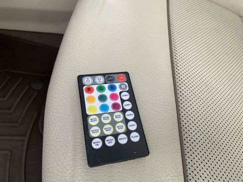 Used 2021 GMC Yukon XL Denali w/ Denali Premium Package image 14