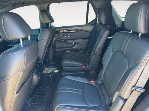Used 2025 Honda Pilot TrailSport image 13