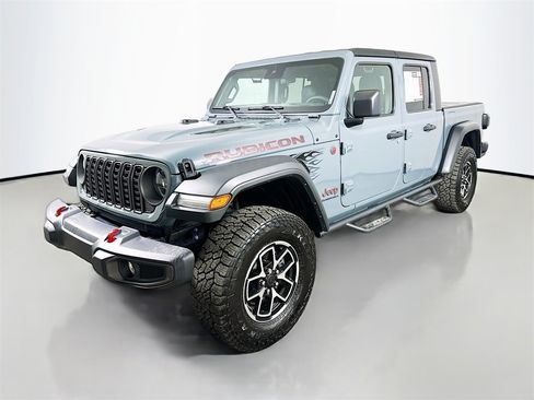 Used 2024 Jeep Gladiator Rubicon w/ Convenience Group image 3