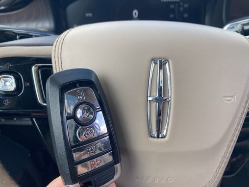 Used 2022 Lincoln Aviator Reserve w/ Elements Package Plus image 51