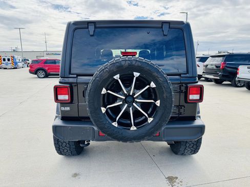 Used 2021 Jeep Wrangler Unlimited Sahara image 31