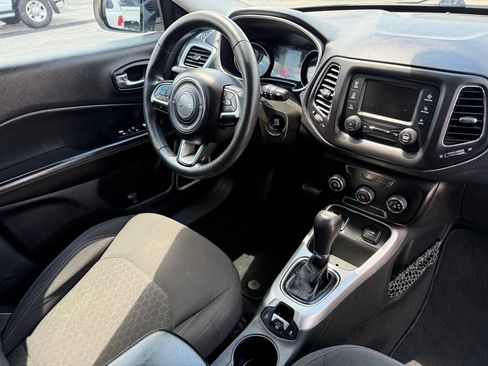 Used 2018 Jeep Compass Sport FWD image 17