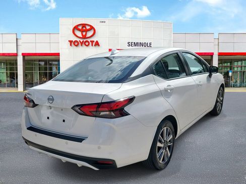 Used 2025 Nissan Versa SV FWD image 3