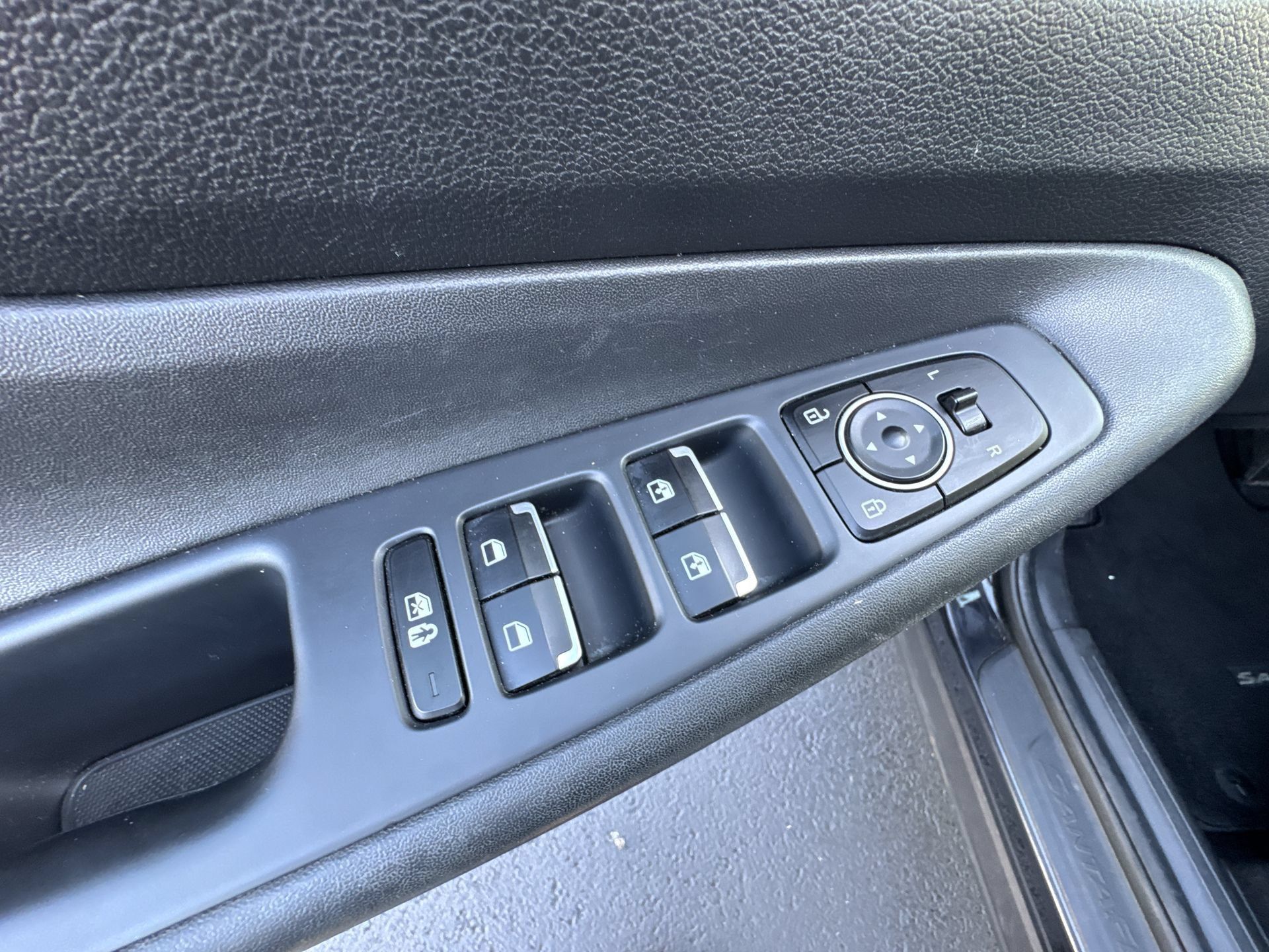 Used 2022 Hyundai Santa Fe SEL AWD/4WD image 13