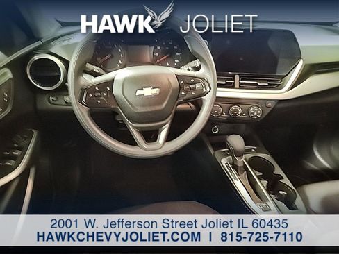 Certified 2024 Chevrolet Trax LS w/ LS Convenience Package FWD image 12
