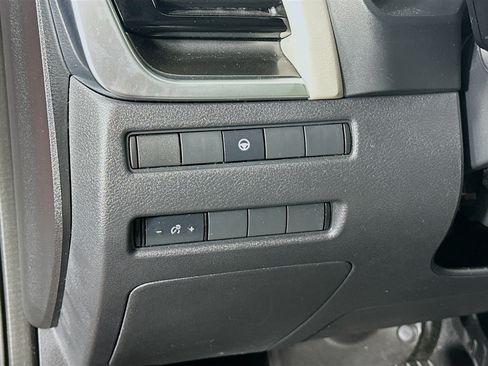 Used 2021 Nissan Rogue SV FWD image 17
