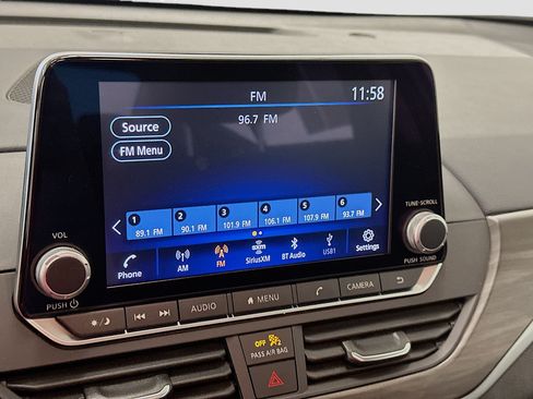 Used 2025 Nissan Altima 2.5 SV FWD image 21