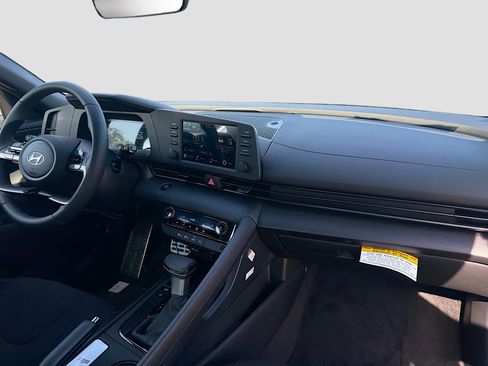 New 2026 Hyundai Elantra Sport FWD image 21