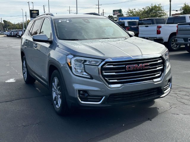 Certified 2024 GMC Terrain SLT FWD image 2