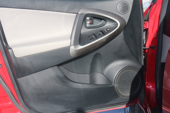 Used 2012 Toyota RAV4 FWD w/ Value Pkg image 9