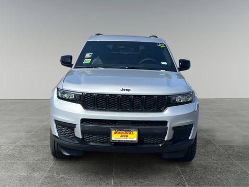 New 2025 Jeep Grand Cherokee L Altitude image 8