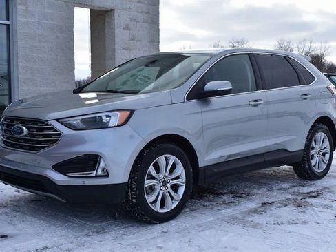 Used 2024 Ford Edge Titanium image 9