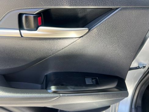 Used 2025 Toyota Camry LE FWD image 38