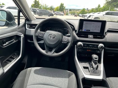 Used 2025 Toyota RAV4 XLE FWD image 28
