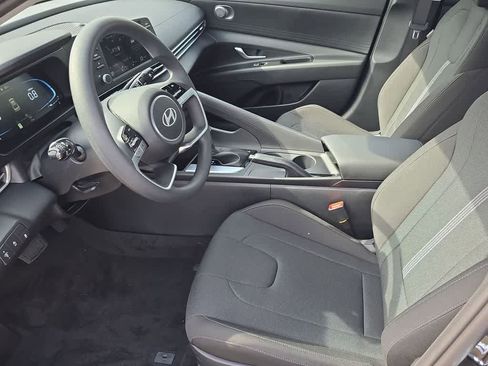 New 2026 Hyundai Elantra SE FWD image 15