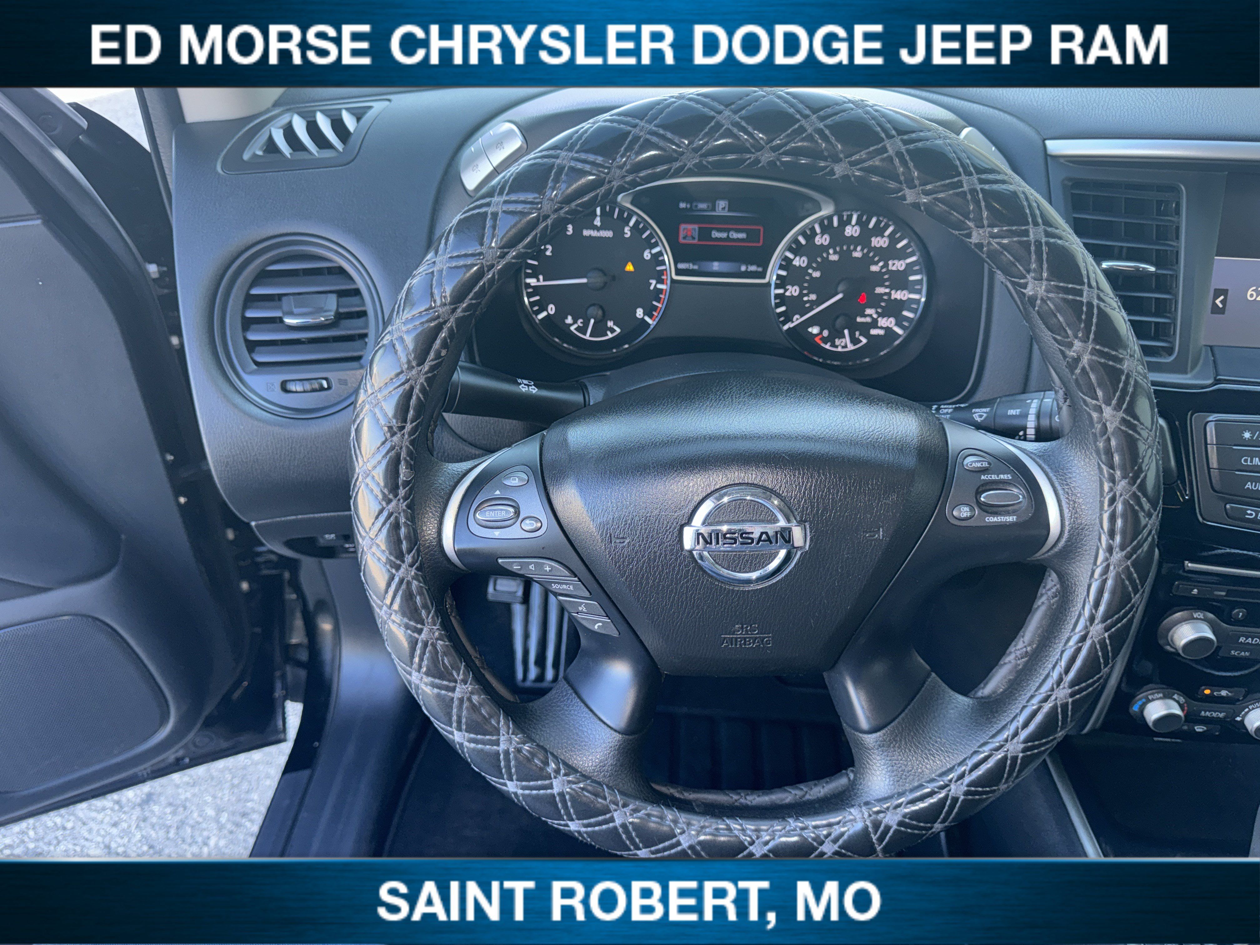 Used 2020 Nissan Pathfinder S AWD/4WD image 23