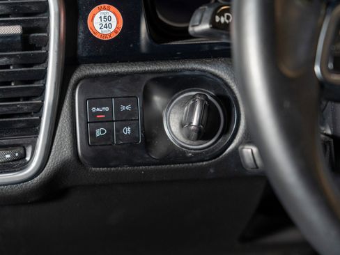 Certified 2023 Porsche Cayenne AWD/4WD image 19