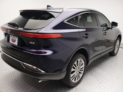 Certified 2023 Toyota Venza XLE AWD/4WD image 7