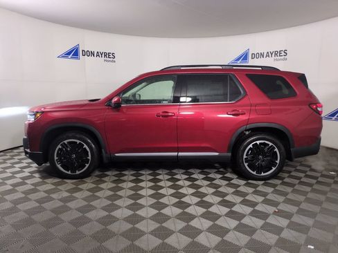 New 2026 Honda Pilot Touring image 2