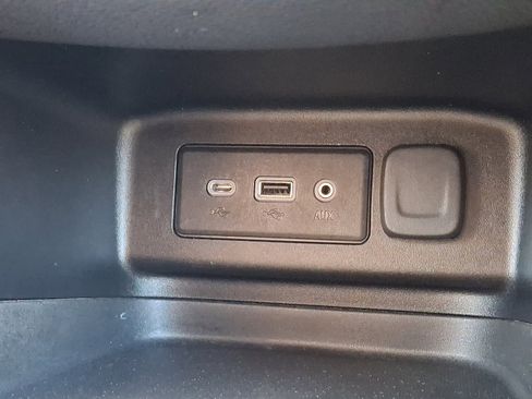 Used 2019 Chevrolet Equinox LT image 24