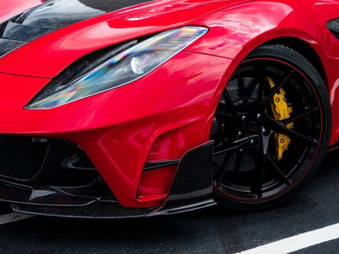 Used 2020 Ferrari 812 Superfast RWD image 4