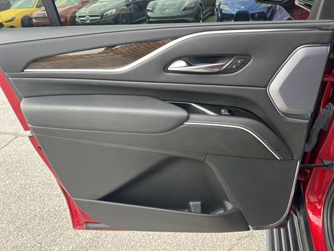 Used 2024 Cadillac Escalade ESV Premium Luxury Platinum image 31