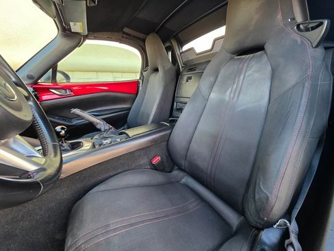 Used 2016 MAZDA MX-5 Miata Club image 10