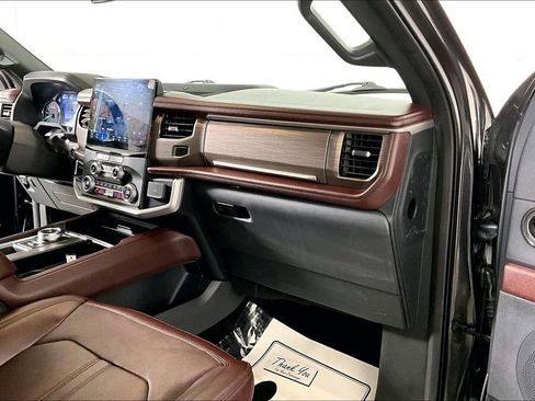 Used 2023 Ford Expedition Max Limited image 16