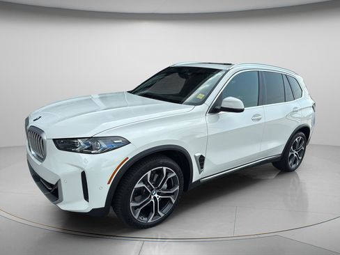 Used 2026 BMW X5 sDrive40i w/ Parking Assistance Package RWD image 3