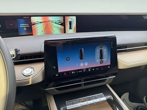 Used 2025 Lincoln Nautilus Reserve image 30