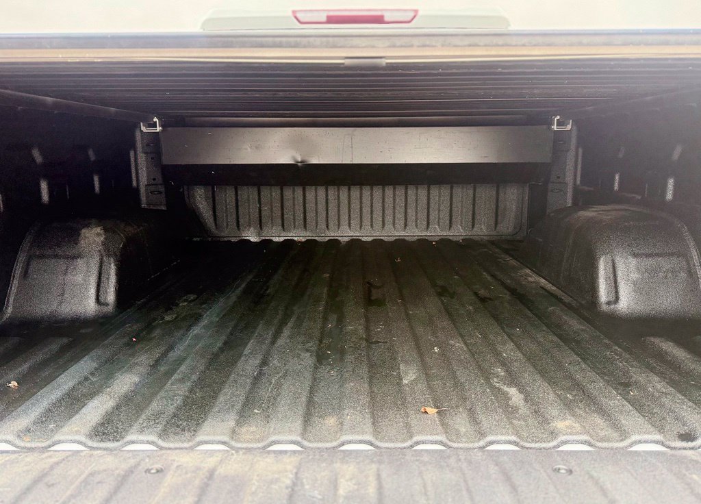 Used 2023 GMC Sierra 1500 SLT AWD/4WD image 6