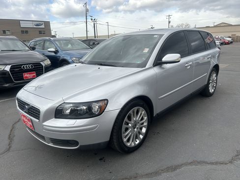 Used 2006 Volvo V50 T5 image 2