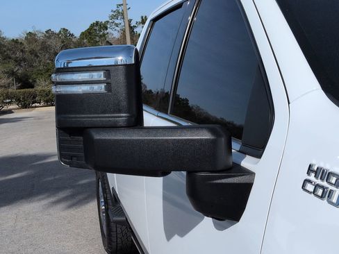 Used 2024 Chevrolet Silverado 2500 High Country w/ Technology Package image 11