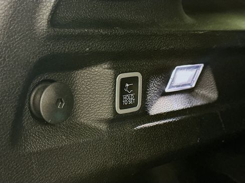 Used 2023 Jeep Grand Cherokee L Laredo image 31