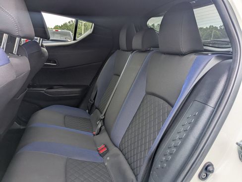 Used 2021 Toyota C-HR XLE FWD image 23