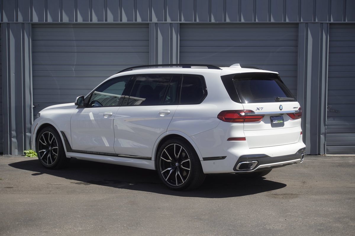 Used 2020 BMW X7 xDrive40i w/ M Sport Package AWD/4WD image 3