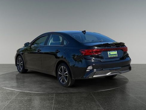 Used 2024 Kia Forte LXS w/ LXS Technology Package FWD image 7