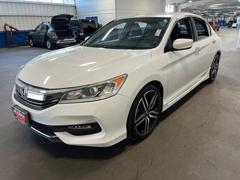 Used 2017 Honda Accord Sport image 7