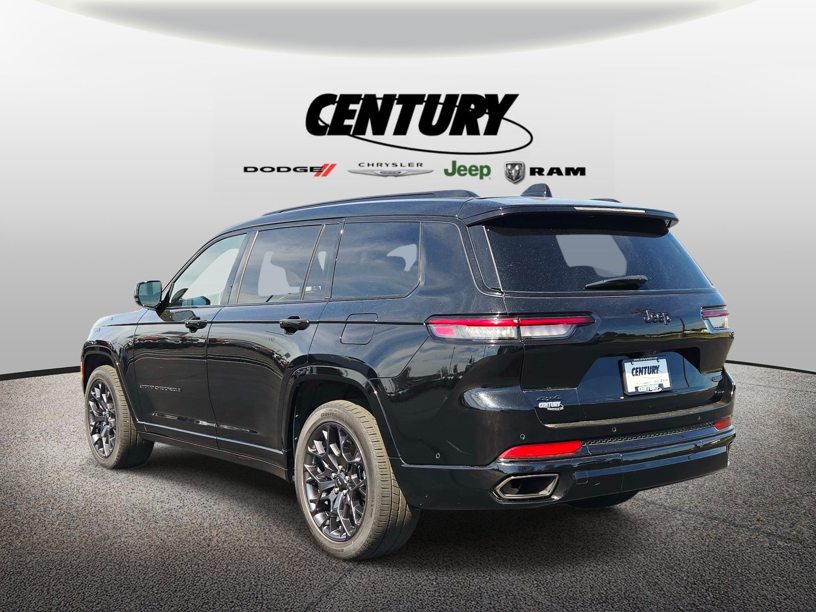 Used 2025 Jeep Grand Cherokee L Summit w/ Obsidian Package AWD/4WD image 6
