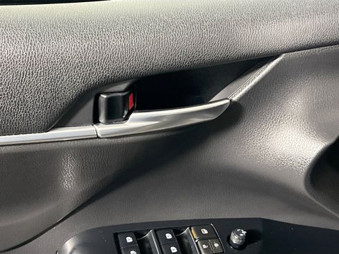 Used 2020 Toyota Camry LE image 16