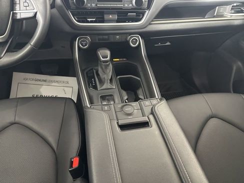 Used 2024 Toyota Grand Highlander XLE image 14