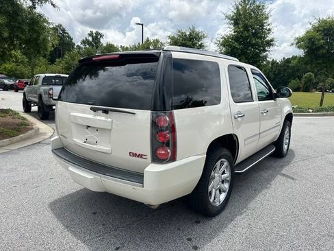 Used 2013 GMC Yukon Denali RWD image 8