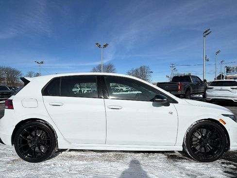 Used 2025 Volkswagen Golf R Black Edition image 8