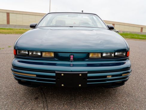 Used 1995 Oldsmobile Cutlass Supreme Convertible FWD image 9