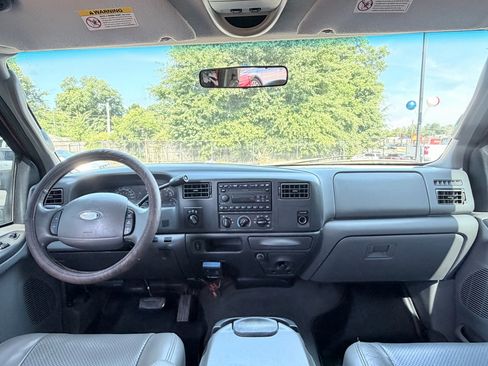 Used 2003 Ford F250 XL AWD/4WD image 10